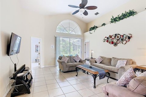 House in Davenport, Florida 4 bedrooms, 165.37 sq.m. № 1769302 - photo 10