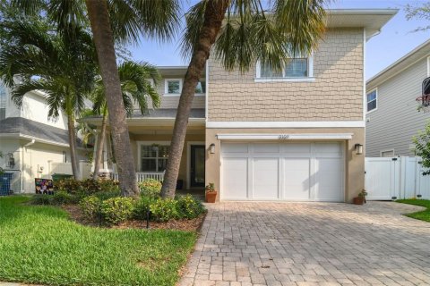 Villa ou maison à vendre à Tampa, Floride: 5 chambres, 300.54 m2 № 1765209 - photo 1