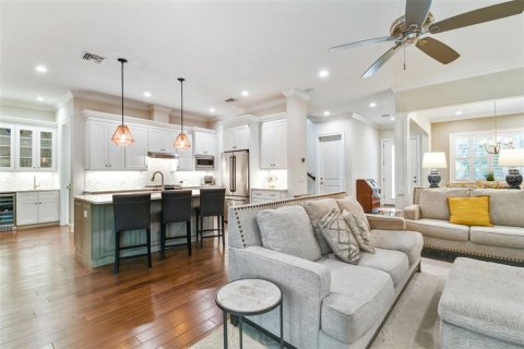 Villa ou maison à vendre à Tampa, Floride: 5 chambres, 300.54 m2 № 1765209 - photo 12