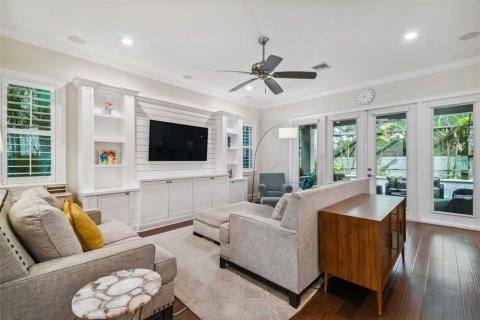 Villa ou maison à vendre à Tampa, Floride: 5 chambres, 300.54 m2 № 1765209 - photo 9