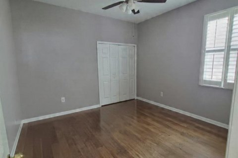 House in Orlando, Florida 5 bedrooms, 315.22 sq.m. № 2236430 - photo 23