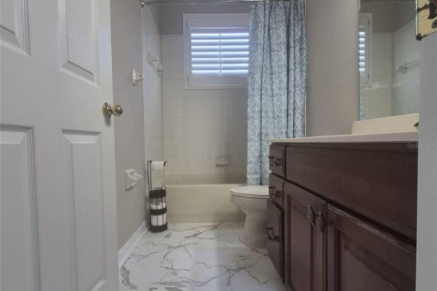 House in Orlando, Florida 5 bedrooms, 315.22 sq.m. № 2236430 - photo 18