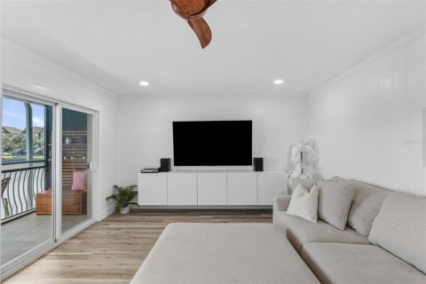 Condo in Tampa, Florida, 2 bedrooms  № 2148556 - photo 15