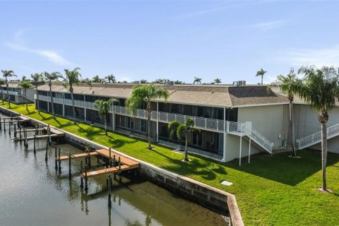 Condo in Tampa, Florida, 2 bedrooms  № 2148556 - photo 30