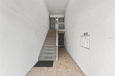 Condo in Tampa, Florida, 2 bedrooms  № 2148556 - photo 9