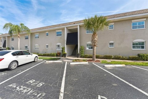 Condo in Tampa, Florida, 2 bedrooms  № 2148556 - photo 7