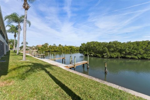 Condo in Tampa, Florida, 2 bedrooms  № 2148556 - photo 27