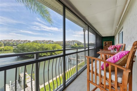 Condo in Tampa, Florida, 2 bedrooms № 2148556