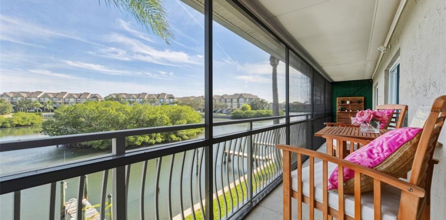 Condo in Tampa, Florida, 2 bedrooms  № 2148556
