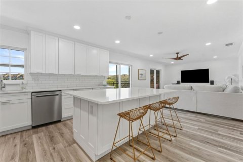 Condo in Tampa, Florida, 2 bedrooms  № 2148556 - photo 11