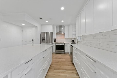 Condo in Tampa, Florida, 2 bedrooms  № 2148556 - photo 12