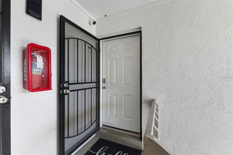 Condo in Tampa, Florida, 2 bedrooms  № 2148556 - photo 10