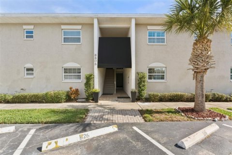 Condo in Tampa, Florida, 2 bedrooms  № 2148556 - photo 8