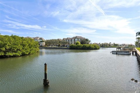 Condo in Tampa, Florida, 2 bedrooms  № 2148556 - photo 29
