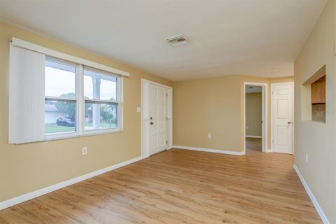 House in Holiday, Florida 3 bedrooms, 124.49 sq.m. № 1904106 - photo 4