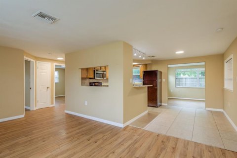 House in Holiday, Florida 3 bedrooms, 124.49 sq.m. № 1904106 - photo 5