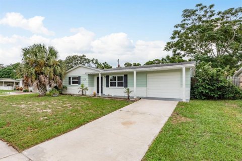 House in Holiday, Florida 3 bedrooms, 124.49 sq.m. № 1904106 - photo 2