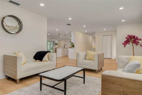 House in Clearwater, Florida 4 bedrooms, 212.93 sq.m. № 2198537 - photo 14