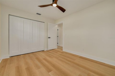 House in Clearwater, Florida 4 bedrooms, 212.93 sq.m. № 2198537 - photo 29