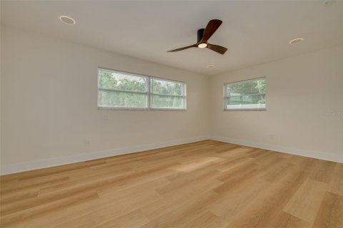 House in Clearwater, Florida 4 bedrooms, 212.93 sq.m. № 2198537 - photo 20