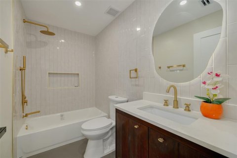 House in Clearwater, Florida 4 bedrooms, 212.93 sq.m. № 2198537 - photo 28