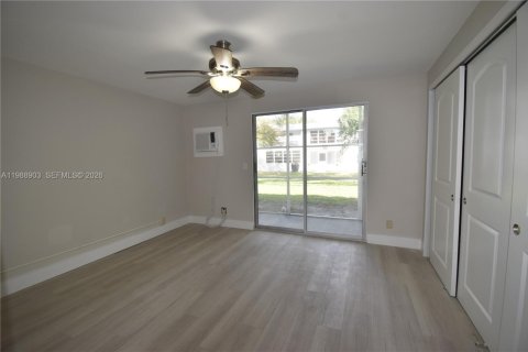 Condominio en venta en Deerfield Beach, Florida, 1 dormitorio, 54.35 m2 № 2050928 - foto 12