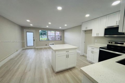 Condominio en venta en Deerfield Beach, Florida, 1 dormitorio, 54.35 m2 № 2050928 - foto 9