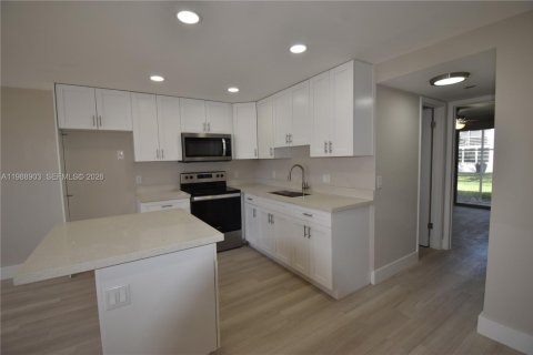Condominio en venta en Deerfield Beach, Florida, 1 dormitorio, 54.35 m2 № 2050928 - foto 8