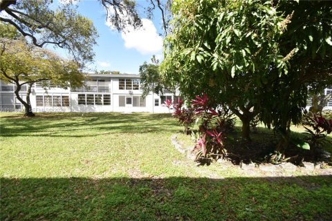 Condominio en venta en Deerfield Beach, Florida, 1 dormitorio, 54.35 m2 № 2050928 - foto 17