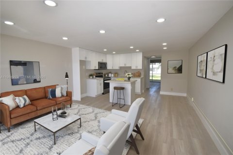 Condominio en venta en Deerfield Beach, Florida, 1 dormitorio, 54.35 m2 № 2050928 - foto 2