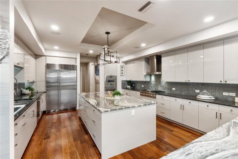 Купить кондоминиум в Сарасота, Флорида 11 комнат, 368.08м2, № 2136728 - фото 26