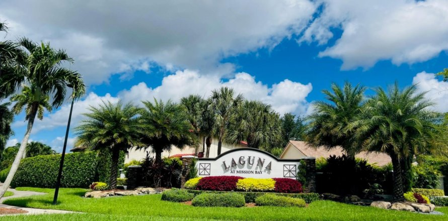 Villa ou maison à Boca Raton, Floride 4 chambres, 221.01 m2 № 1016151