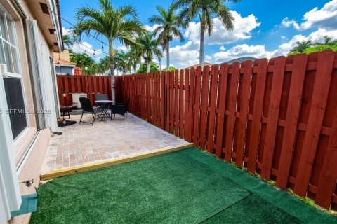 Touwnhouse à vendre à Miami, Floride: 3 chambres, 122.17 m2 № 2171316 - photo 29