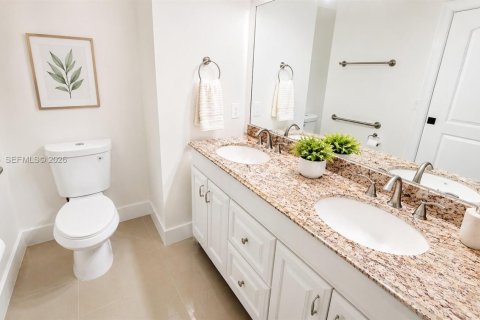 Touwnhouse à vendre à Miami, Floride: 3 chambres, 122.17 m2 № 2171316 - photo 14