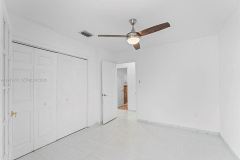 Villa ou maison à vendre à Miami, Floride: 4 chambres, 192.49 m2 № 2010207 - photo 5