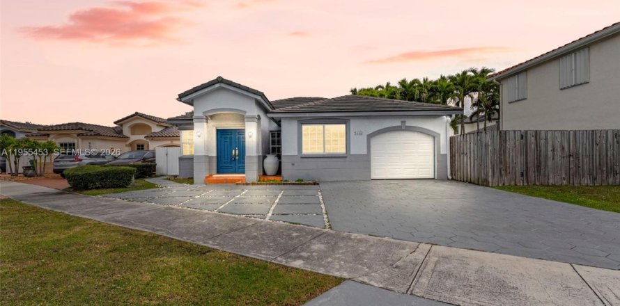 Villa ou maison à Miami, Floride 4 chambres, 192.49 m2 № 2010207