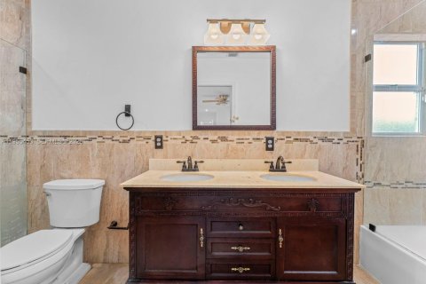 Villa ou maison à vendre à Miami, Floride: 4 chambres, 192.49 m2 № 2010207 - photo 19