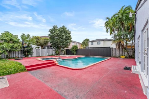 Villa ou maison à vendre à Miami, Floride: 4 chambres, 192.49 m2 № 2010207 - photo 30