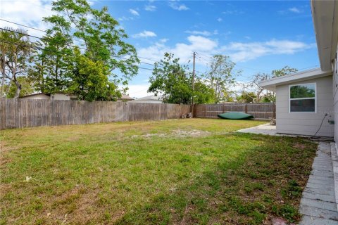 House in Saint Petersburg, Florida 3 bedrooms, 69.31 sq.m. № 1593606 - photo 24