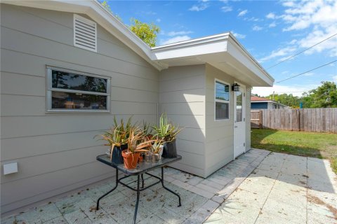 House in Saint Petersburg, Florida 3 bedrooms, 69.31 sq.m. № 1593606 - photo 20