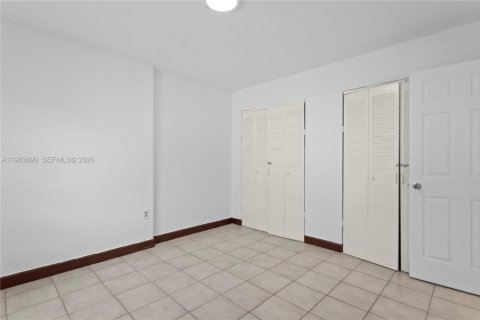 Condominio en alquiler en North Miami, Florida, 2 dormitorios, 65.77 m2 № 2045786 - foto 13