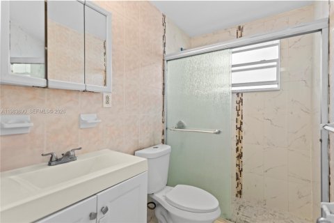 Condominio en alquiler en North Miami, Florida, 2 dormitorios, 65.77 m2 № 2045786 - foto 18