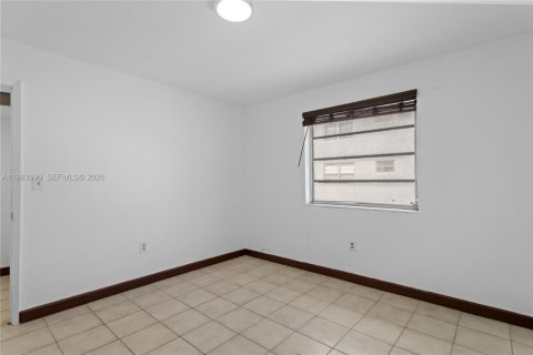 Condominio en alquiler en North Miami, Florida, 2 dormitorios, 65.77 m2 № 2045786 - foto 14