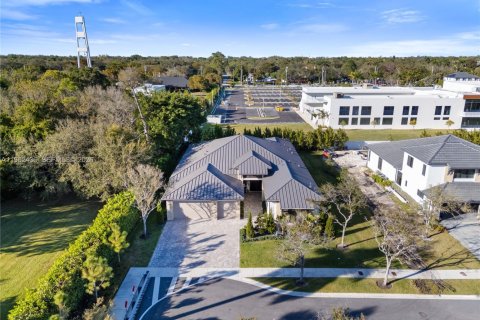 Villa ou maison à vendre à Miami, Floride: 5 chambres, 352.29 m2 № 2259657 - photo 2