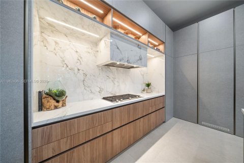 Villa ou maison à vendre à Miami, Floride: 5 chambres, 352.29 m2 № 2259657 - photo 15