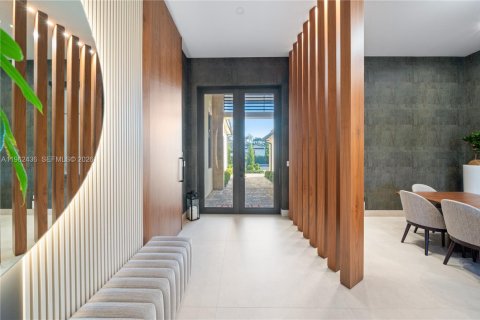 Villa ou maison à vendre à Miami, Floride: 5 chambres, 352.29 m2 № 2259657 - photo 7