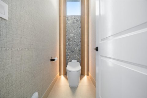Villa ou maison à vendre à Miami, Floride: 5 chambres, 352.29 m2 № 2259657 - photo 30