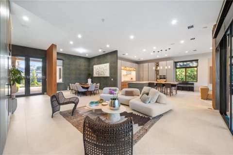 Villa ou maison à vendre à Miami, Floride: 5 chambres, 352.29 m2 № 2259657 - photo 8