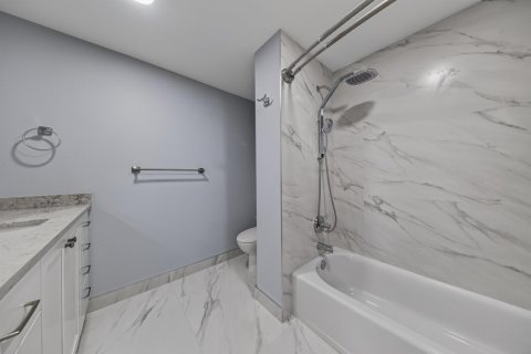 Copropriété à louer à Lauderdale-by-the-Sea, Floride: 1 chambre, 111.48 m2 № 2271032 - photo 15