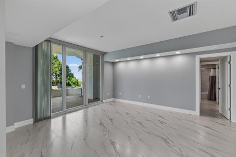 Copropriété à louer à Lauderdale-by-the-Sea, Floride: 1 chambre, 111.48 m2 № 2271032 - photo 7